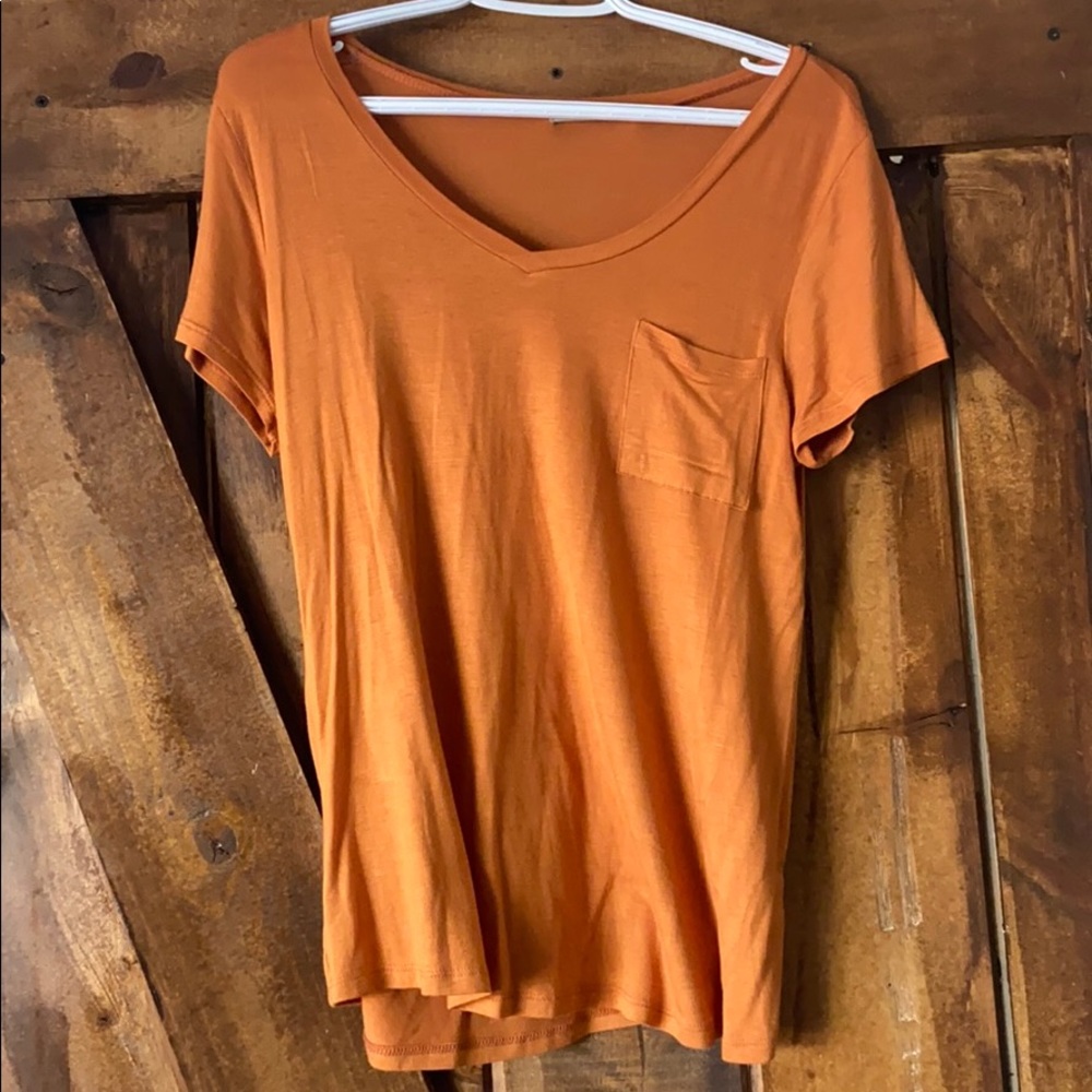 Plain orange t shirt